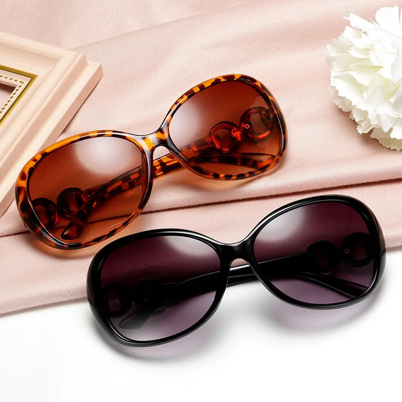 2024 Trendy and Fashionable Sunglasses Large Frame Retro Travel Sunglasses Women Sunglasses
