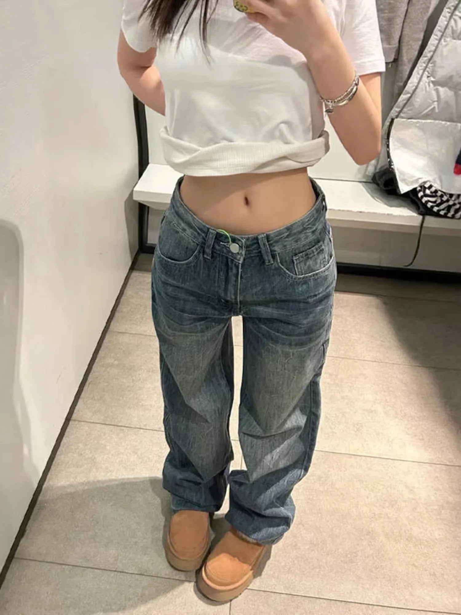 Women's Y2K Baggy Jeans Low Rise Wide Leg Denim Pants Vintage Washed Loose Trousers Streetwear with Unique Back Pocket Detail